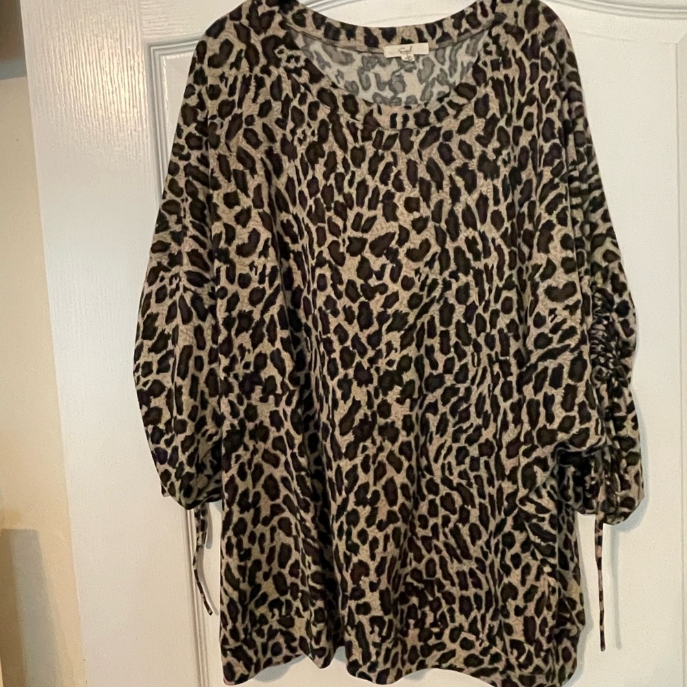 EASEL Leopard Print Blouse in Black and Tan, LARGE